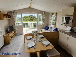 Dog Friendly 8 Berth Static Caravan Newquay - Image 3