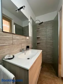 Tina House - Image 3