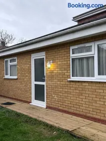 Cosy Guest Suite, West London - Image 2