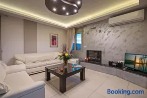 Villa Sandy Evi by Villa Select - Image 3
