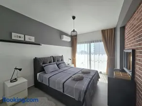 Luxury Two-Bedroom Apartment with Sea View at Caesar Resort - Image 5
