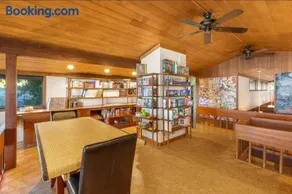 Poulsbo Waterfront Lodge with Game Room Library - Image 5