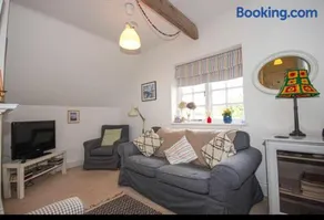 Flat 4 The Gables Lyme Regis with free parking - Image 3