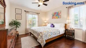 5 Mi to Coast Centrally Located Long Beach Home - Image 2