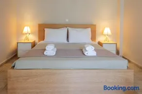 Nikos and Vicky's House - Image 4