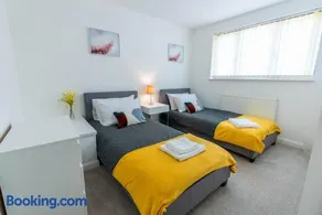 4 en-suite bedroom house with free parking Aylesbury - Image 3