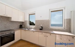 Six-Bedroom Holiday Home In Primosten - Image 5
