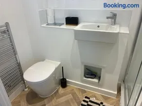 15 ivy crescent - Image 3