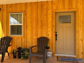 Mountains Edge Bungalow - Image 1