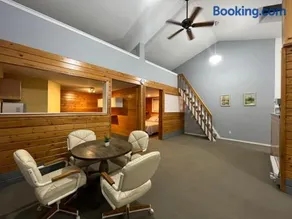 Whispering Pines Farmhouse - Image 2