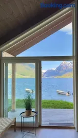 Perfect base in Jølster with stunning views of Lake Jølstravatnet - Image 2