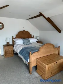 Shrimp Cottage - 3 bed renovated cottage with stunning sea views - Image 2