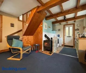 Lamlash- Self catering accommodation with seaviews - Image 1