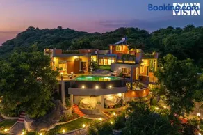 StayVista's RockEDGE - Shoolagiri - 5BHK Villa with Infinity Pool & Jacuzzi - Image 2