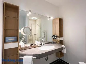 Hotel Grachtenhuus Greetsiel - Image 3