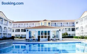 Meridien Beach Hotel - Image 2