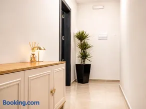 The Black Falcon – Vacation Rental - Image 1