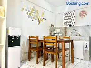 Suite Dreams Staycation - Cozy 2-BR - Wi-Fi Garden Kitchen - Image 3