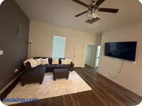 Beautiful modern 3 bed 2 bath - Image 2