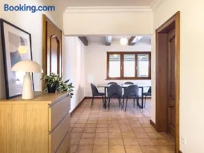 Spacious 4 bedroom I Terrace I Parking - Image 2