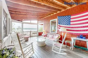 Cozy, Waterfront Cabin-Style Gem with Private Dock and Lovely Views - Image 4