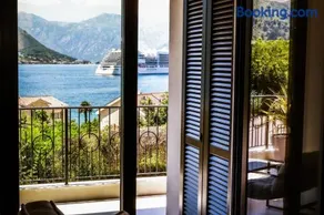 VistaPool Residence Kotor - Image 3