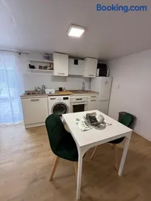 Studio with Garden - Image 1
