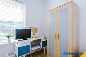 Single room, Salford, near Uni and Hospital - Image 3