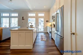 The Penthouse by Seabrook Hospitality - Image 5