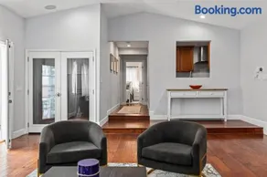 Goode Homes Luxury Family Home - Image 2