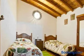 Casa Rural Lucía es una casa rural amplia con patio ideal para familias - Image 4