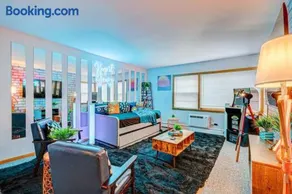 Remodeled Studio Condo Family Friendly Area - Image 1