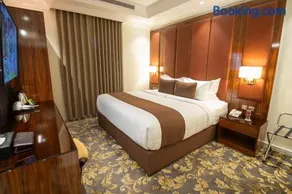 Bellevue Park Royal Hotel - Image 3