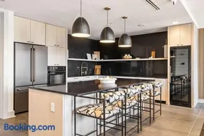 Spacious Apt W Gym in Building - Image 4