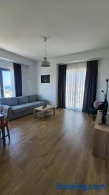 PMTR BAR Luxury Sea View 2BR Apartment Modern Pool Parking - Image 2
