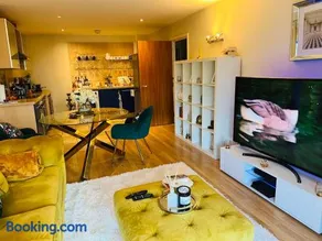 Luxury Room in Royal Arsenal - Image 5