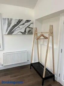 Beautiful Studio apartment in Beaufort Village on Local Link Bus Route - Image 3