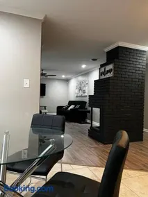 Modern 3 Bedroom Ranch House - Image 4