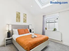 Pristine Home • Near Station, Pantiles & Calverley - Image 2