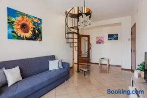 Spacious Apartment with Sea View in Aci Castello - Image 5