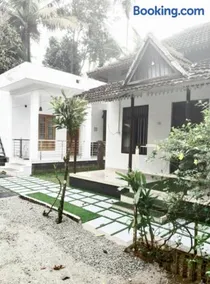 Munroe Heritage Inn - Image 4