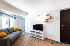 Cozy 2-bedroom apartment near Finikoudes Beach - Image 4
