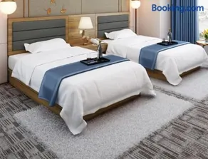 Up Town Hotel - Image 1