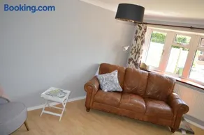 Cheerful 3 bedroom property set in the countryside - Image 2