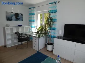 Neues modern möbliertes Komfortappartement - Image 1