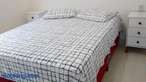 Casa residencial arejada em bairro tranquilo - Image 5