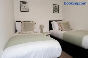 6 Beds Southampton and 2 Sofabeds, House Sleeps 8, Free Parking, Contractors Welcome - Image 3