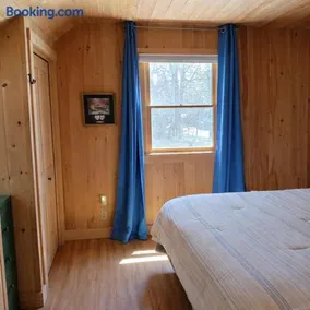 Cozy Coastal Hideaway with Harbor Views - Image 3