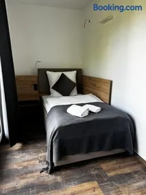 East-Riverside Boardinghouse - Image 3