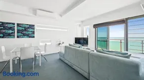 Sea Side 411 - Image 5